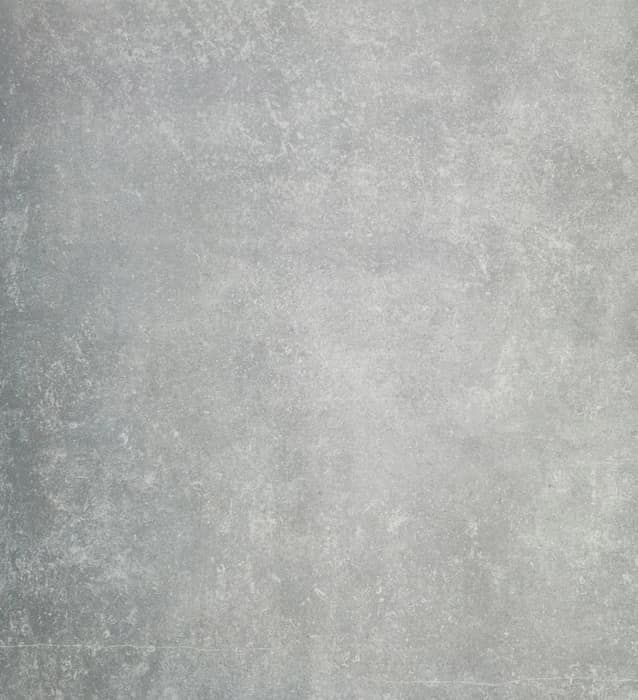 Liora Grey, grijs betonlook keramische tegel met antislip r11 afwerking
